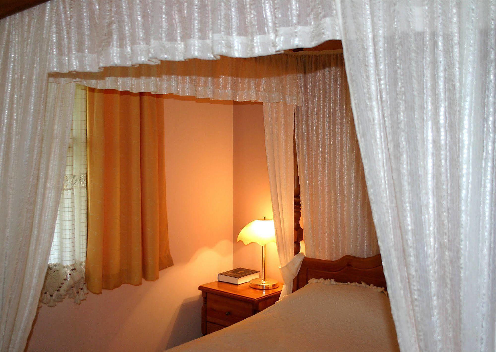 怡日沃拉酒店 阿巴纳西 外观 照片